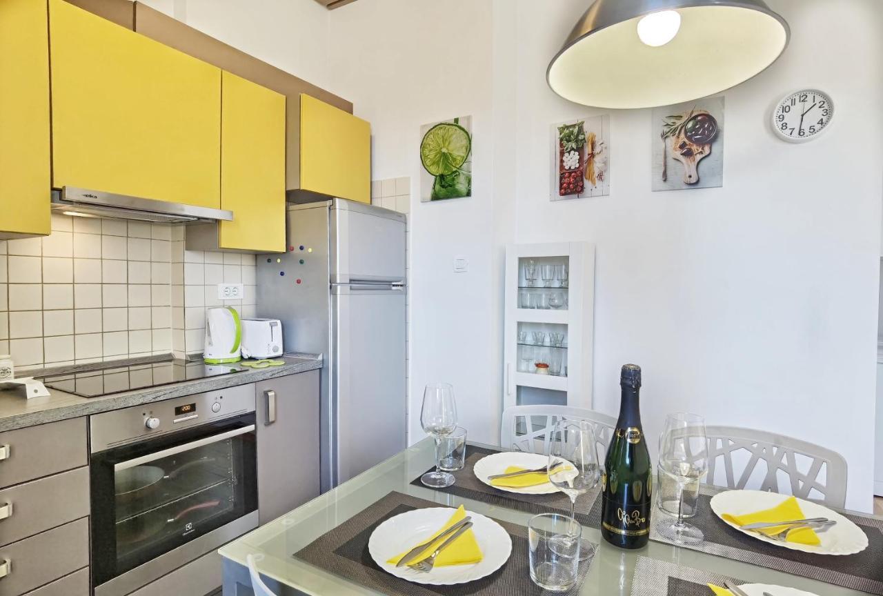 City Center Apartment Soldic Split Exteriör bild